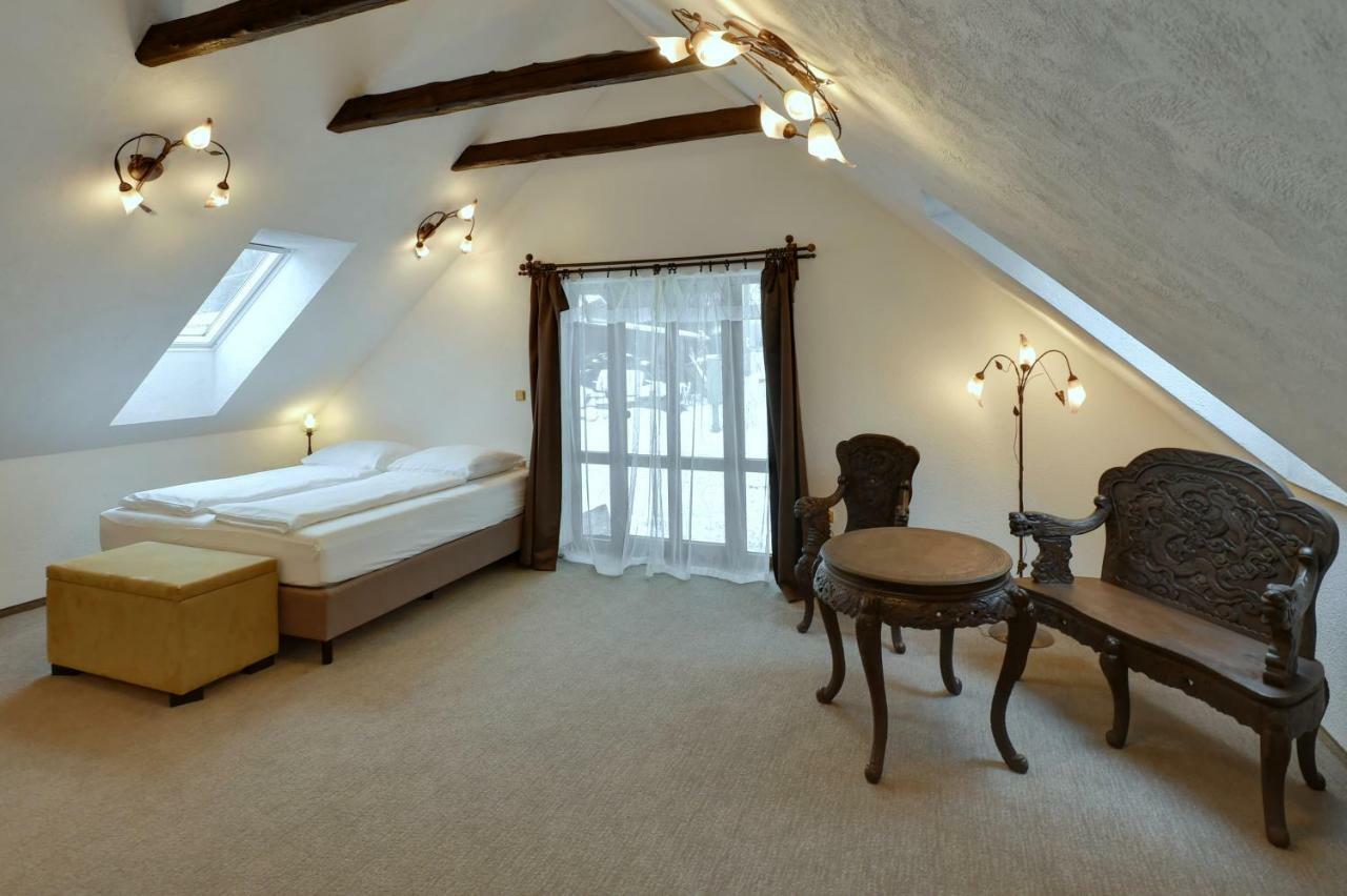 Zamecka Fortovna Obora - Forester House Kaznejov Eksteriør billede